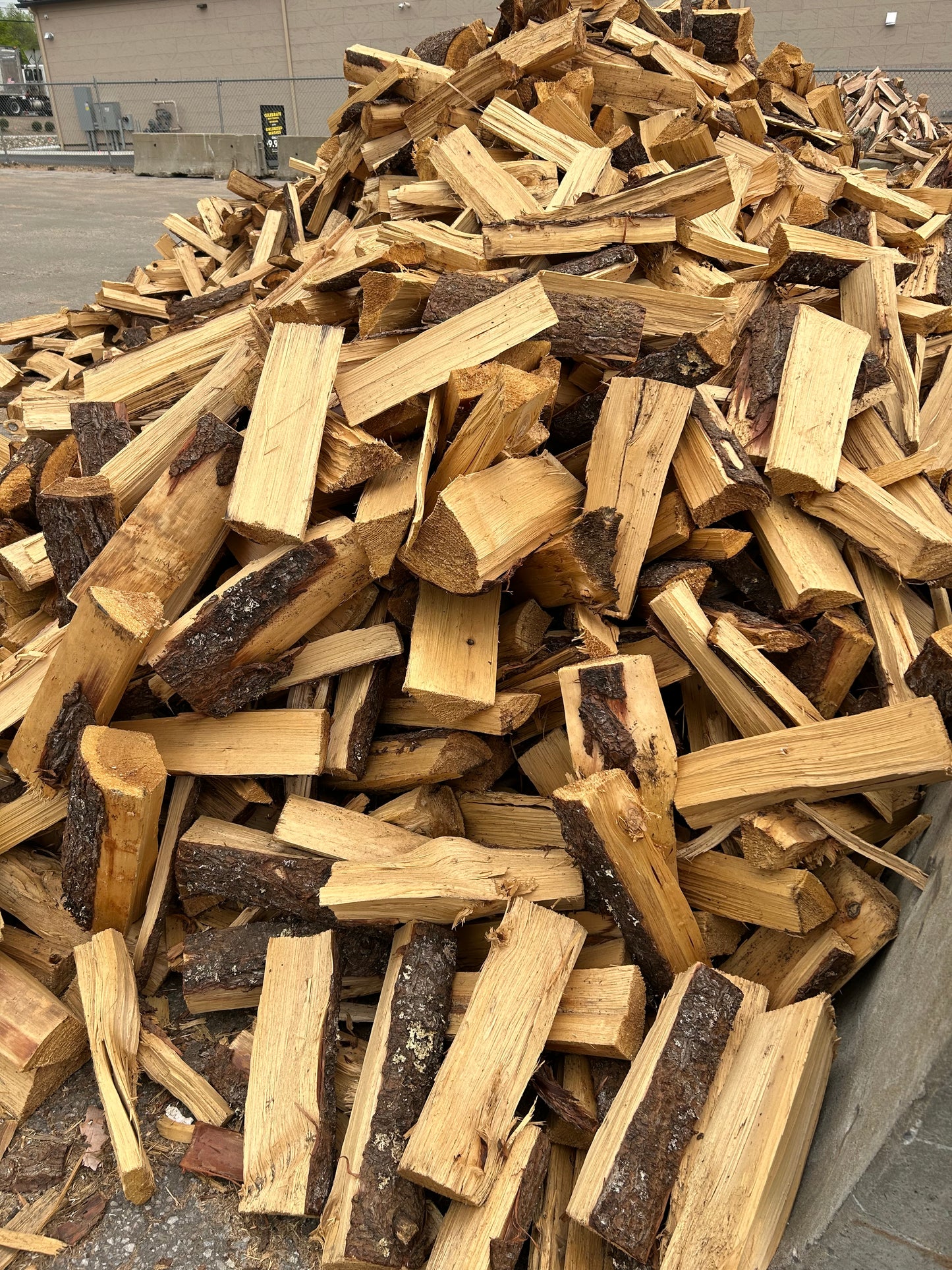 Full cord | Softwood | Kiln Dried Campfire Wood